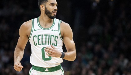 Kaiyun Sports-开云体育-🎤文胖：我们的记者进入绿军更衣室，这是他进入过最寂静的更衣室