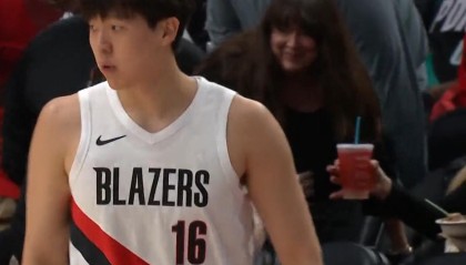 开云体育官方网址-31分生涯新高！杨瀚森迎来赴美最强一战，这可是新亚洲第一中锋！